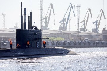 Lada-class diesel-electric submarine B-587 Velikiye Luki is sailing from St. Petersburg, 2024.