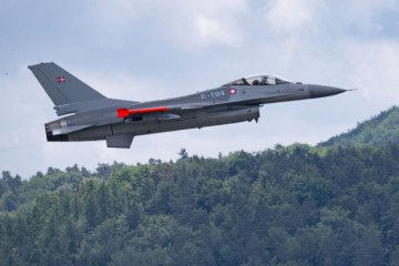 German Opposition Leader Urged to Deliver Fighter Jets to Ukraine German Opposition Leader Urged to Deliver Fighter Jets to Ukraine