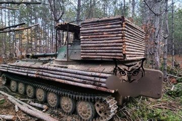 Armadura de madera: Las desesperadas tácticas de bricolaje de Rusia para sobrevivir a los ataques de los drones ucranianos noticias con imágenes rusia rusia población soldados rusos en ucrania zona de guerra ucrania