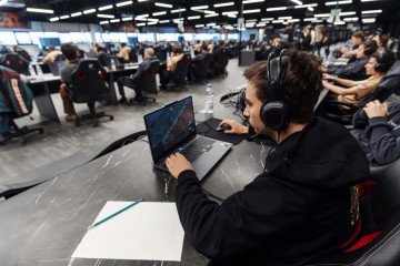 Participants compete during the Droncon esports tournament in Russia, sponsored by the Alabuga Special Economic Zone. (Source: droncon.rf)