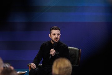 Zelenskyy: If Ukraine Isn’t in NATO, It Needs Funding for an 800,000-Strong Army