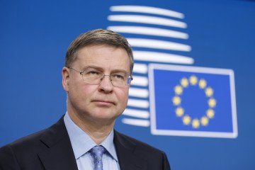 EU Won’t Lift Sanctions on Russia, Even If U.S. Does, Top Official Says