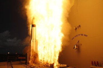 Launch of an SM-3 interceptor from the guided-missile cruiser USS Lake Erie (CG-70) during a missile defense test. (Source: Wikimedia Commons)