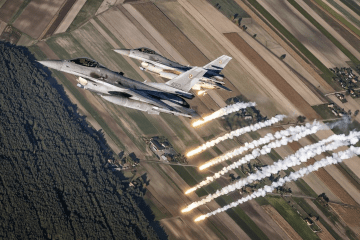 Polish Air Force F-16 fighter jets conduct a training exercise. Illustrative photo. (Photo: Polish Armed Forces) Polish Air Force F-16 fighter jets conduct a training exercise. Illustrative photo. (Photo: Polish Armed Forces)