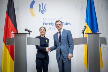 Dmytro Kuleba: Striking Russian Territory Will Bring a Swifter End to the War