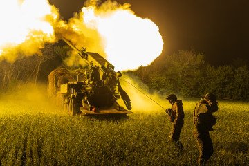 Ukrainian soldiers operate a Bohdana 155mm self-propelled howitzer in Donetsk Oblast, May 2026. (Source: Getty Images)
