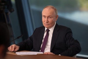Putin advierte a los oligarcas rusos de un posible colapso económico