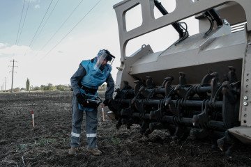 Minesweeper operator inspects GCS-200 demining machine before demining on October 8, 2024 in Mykolaiv region, Ukraine. (Source: Getty Images) Minesweeper operator inspects GCS-200 demining machine before demining on October 8, 2024 in Mykolaiv region, Ukraine. (Source: Getty Images)