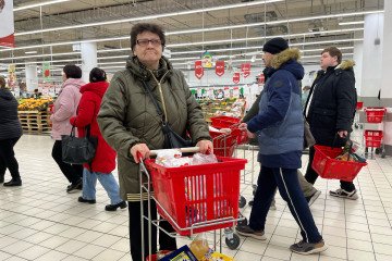 Russians Pay More for Less as $12B “Shrinkflation” Crisis Hits Everyday Groceries