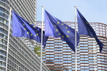 The European flags flapping in the breeze in front of the Louise Weiss building headquarters of the European Parliament, in Strasbourg, eastern France on September 17, 2026. ( The European flags flapping in the breeze in front of the Louise Weiss building headquarters of the European Parliament, in Strasbourg, eastern France on September 17, 2026. (