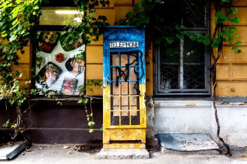 Blue and yellow telephone box is seen in the centre of the famous Black Sea resort of Odesa, Ukraine on September 7, 2022. Illustrative photo. (Source: Getty Images) Blue and yellow telephone box is seen in the centre of the famous Black Sea resort of Odesa, Ukraine on September 7, 2022. Illustrative photo. (Source: Getty Images)