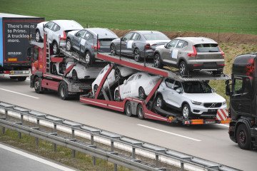 Trucks are jammed on the Autobahn 11 Berlin-Szczecin (Szczecin) in front of the German-Polish border crossing Pomellen. Illustrative photo. (Source: Getty Images)