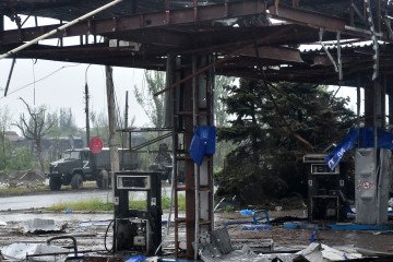 Illustrative photo of a Russian military truck near a destroyed fuel station in Mariupol, Ukraine, May 18, 2022. (Source: Getty Images) Illustrative photo of a Russian military truck near a destroyed fuel station in Mariupol, Ukraine, May 18, 2022. (Source: Getty Images)