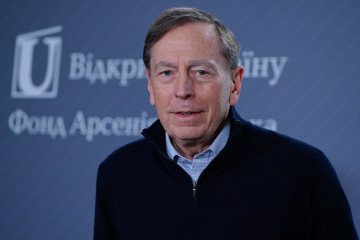 Ex-CIA Chief Petraeus Says “The Obstacle to Peace is Putin” in Ukraine War