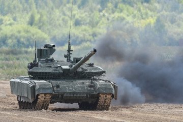 Ukrainian FPV Drones Wipe Out Russia’s Most Advanced T-90M Tank, Video