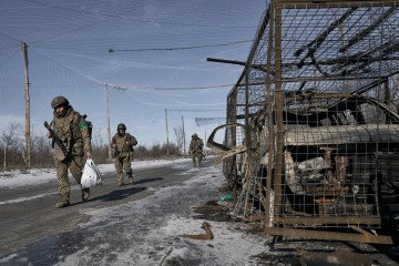 Ukrainian servicemen walk toward frontline positions near Kostyantynivka, Donetsk region, February 11, 2026. (Source: Getty Images) Ukrainian servicemen walk toward frontline positions near Kostyantynivka, Donetsk region, February 11, 2026. (Source: Getty Images)