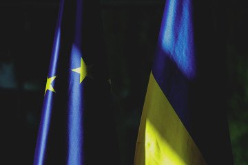 The flags of the European Union and Ukraine. (Source: Getty Images)