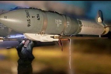 Russian jet-powered gliding bomb under the bomber wing. (Source: Serhii “Flash” Beskrestnov)