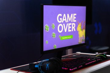 The inscription "GAME OVER" on the monitor of the gaming computer. Illustrative image. (Source: Getty Images)