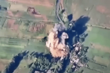 Ukraine Conducts JDAM-ER Airstrike on Russian Drone Operators in Kursk Region, Video Ukraine Conducts JDAM-ER Airstrike on Russian Drone Operators in Kursk Region, Video
