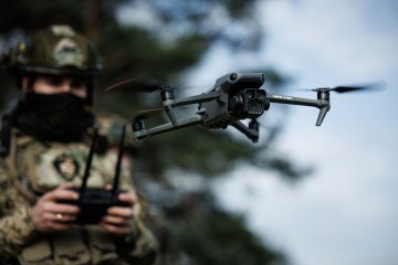 Ukrainian military of the 214th Separate Assault Battalion OPFOR control the Mavic 3 Pro drone during training on April 18, 2025. (Source: Getty Images)