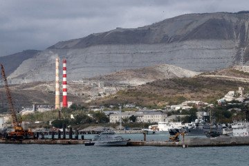 Major Russian Black Sea Terminal Suspends Tanker Loading After Ukrainian Drone Attacks The Sheskharis oil terminal in Novorossiysk, Russia. (Source: Getty Images)