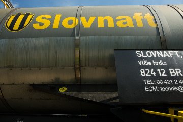 Slovakia Issues Ultimatum to Ukraine Over Russian Oil Transit