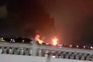 Explosiones sacuden la ciudad turística rusa de Sochi tras el impacto de drones contra un depósito de petróleo cerca del aeropuerto noticias con imágenes petroleo ruso rusos drones fp ucranianos ucrania news ucrania noticias rusia news rusia noticias rusia población