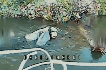 A Russian soldier attempts to evade a Ukrainian FPV drone by hiding in a river in the Lyman direction. (Source: Signum Battalion) A Russian soldier attempts to evade a Ukrainian FPV drone by hiding in a river in the Lyman direction. (Source: Signum Battalion)