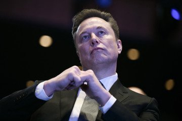 Elon Musk Responds to Ukraine Over Blocking Starlink Use by Russian Forces Elon Musk Responds to Ukraine Over Blocking Starlink Use by Russian Forces