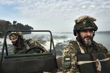 Russia Intensifies Efforts to Seize Kherson Region Ahead of Potential Peace Talks