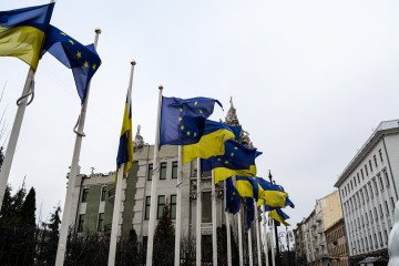 Government building in Kyiv with Ukrainian and European Union flags. Illustrative photo. (Source: Getty Images)