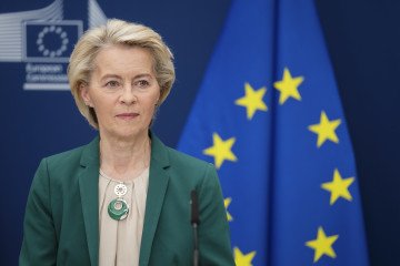 Von der Leyen’s Plane Forced to Navigate Without GPS Amid Suspected Russian Jamming