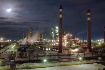 KINEF oil refinery in the Leningrad region. (Source: KINEF)