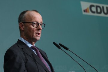 Germany’s Merz Seeks Nuclear Deterrence Talks With UK and France