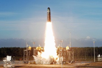 French M51 submarine-launched strategic ballistic missile during tests. (Photo: open source) French M51 submarine-launched strategic ballistic missile during tests.