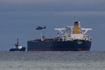 Dozens of Russian Oil Tankers Forced to Anchor Due to US Sanctions Dozens of Russian Oil Tankers Forced to Anchor Due to US Sanctions