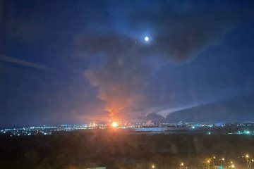 Fire and explosions reported at the Novokuibyshevsk oil refinery in Russia’s Samara region following an apparent drone strike. (Photo: Open source)