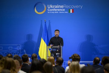 volodymyr zelenskyy la bandera ucraniana