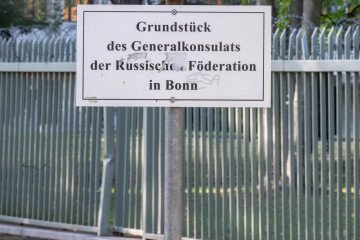 A sign indicates the grounds of the Russian Consulate General in Bonn. (Source: Getty Images)