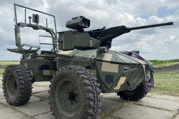 Ukrainian Ground Drones Use Fiber Optics to Bypass Russian Jamming, Extending Range Beyond 20 km