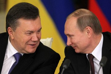 Russian leader Vladimir Putin meets with then-Ukrainian President Viktor Yanukovych during a bilateral summit in Moscow, December 17, 2013. (Source: Getty Images)