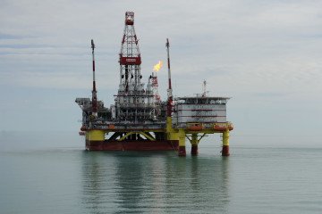 Russian LUKOIL ice-resistant fixed platform LSP-1, built at the Astrakhansky Korabel shipyard, intended to drill and operate wells and collect and pre-treat reservoir content at Korchagin's oil field on April 10, 2011. (Source: Getty Images)