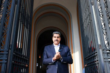Maduro Appeals to Putin for Missiles as US Warships Circle Caribbean