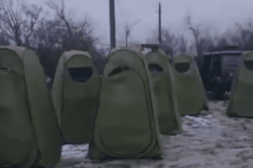 Russian soldiers in tents. (Source: Status-6 (War & Military News))