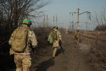 Las fuerzas rusas matan a soldados ucranianos en una emboscada pese al compromiso de Putin de alto el fuego en Semana Santa, según Zelenskyy