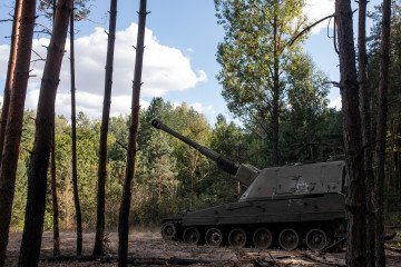 UK Sends Entire AS-90 Howitzer Fleet to Ukraine, Retiring the Iconic Artillery System