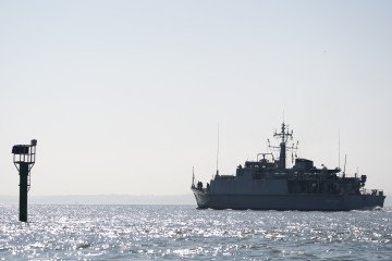Ukrainian Navy minehunter Chernihiv (ex HMS Grimsby) departs Portsmouth Harbour, March 4, 2025. (Source: Getty Images)