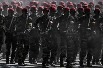 VENEZUELA-INDEPENDENCE DAY-MILITARY Venezuelan Army members march during a military parade within celebrations for the Independence Day, in Caracas on July 5, 2025. (Photo by Juan BARRETO / AFP) (Photo by JUAN BARRETO/AFP via Getty Images)