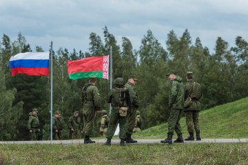 Russian and Belarusian troops observe the Zapad 2017 joint military exercises at the Asipovichy training ground in Belarus. (Source: Getty Images) Russian and Belarusian troops observe the Zapad 2017 joint military exercises at the Asipovichy training ground in Belarus. (Source: Getty Images)